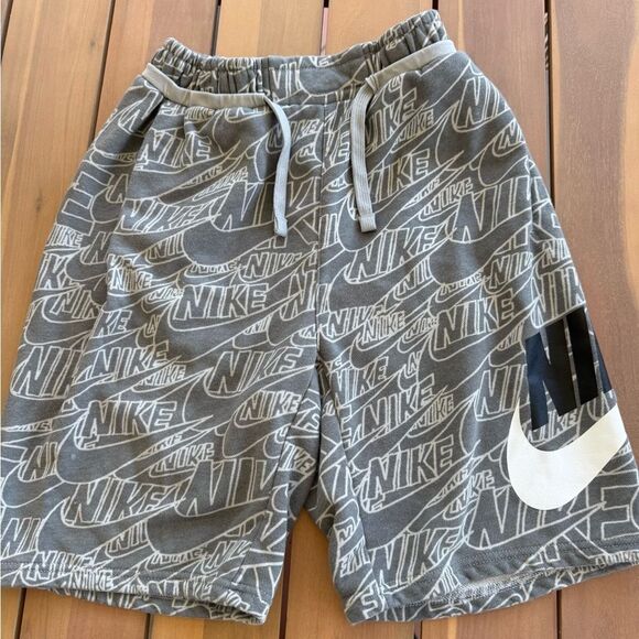 Nike Gray Shorts with Dynamic Logo Design, youth XL - Picture 2 of 4